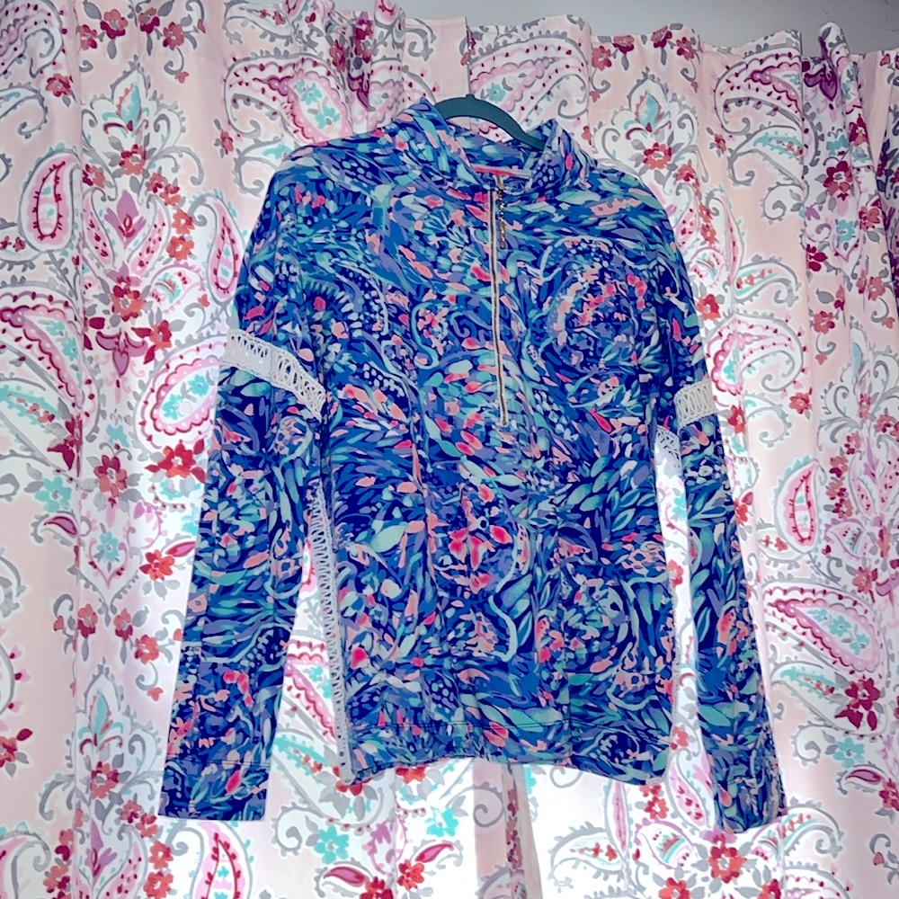 GUC Size Large Lilly Popover